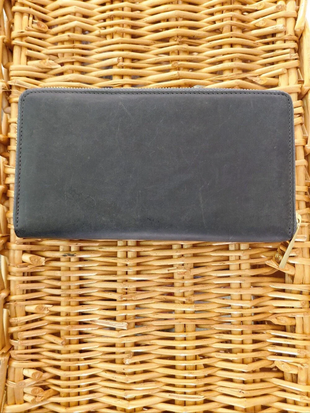 Valentina sleek black